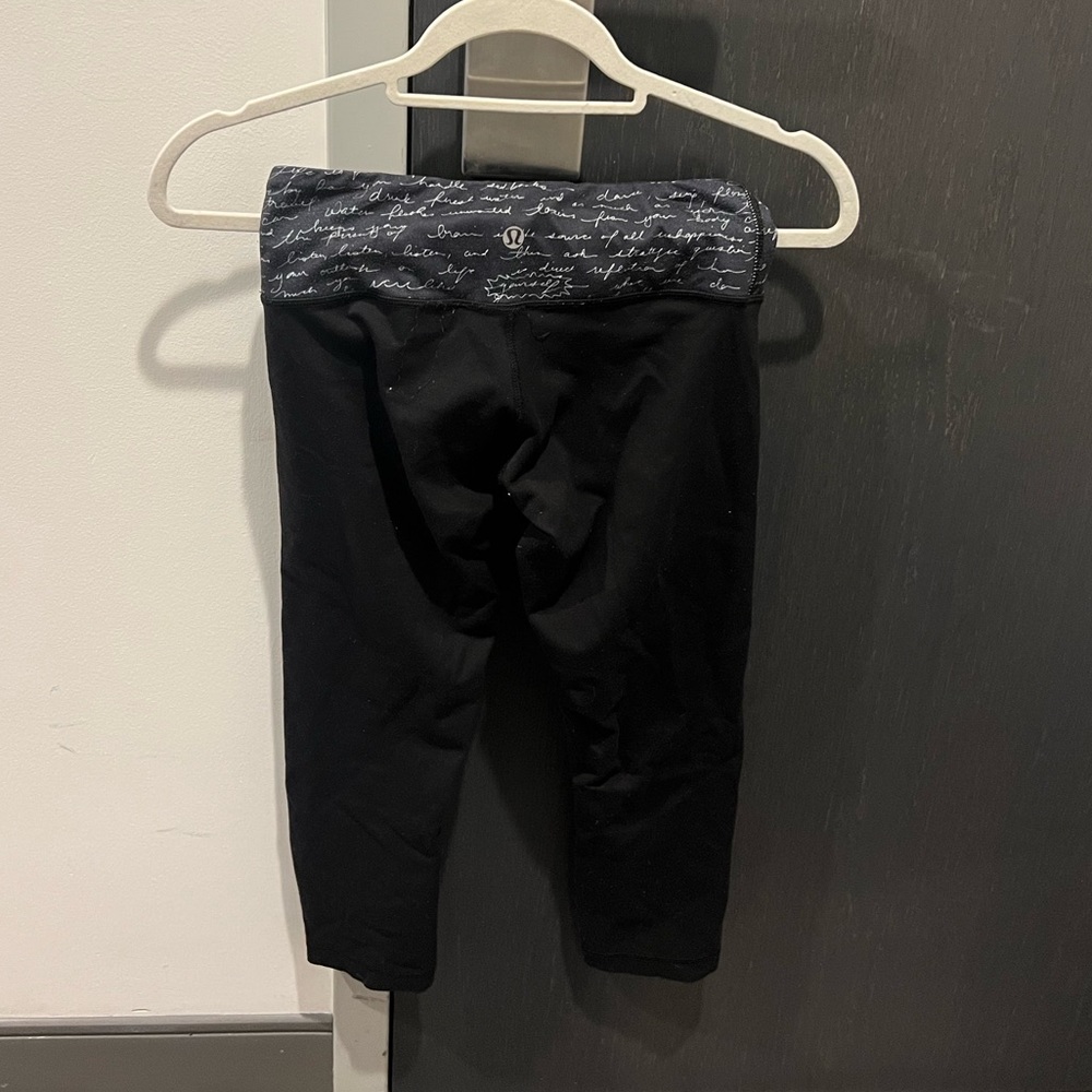 Lululemon Mid-calf crop Leggings with script design